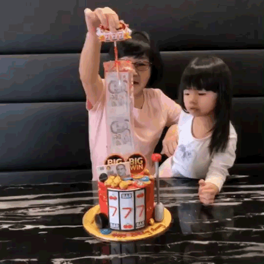 Money Pulling Cakes